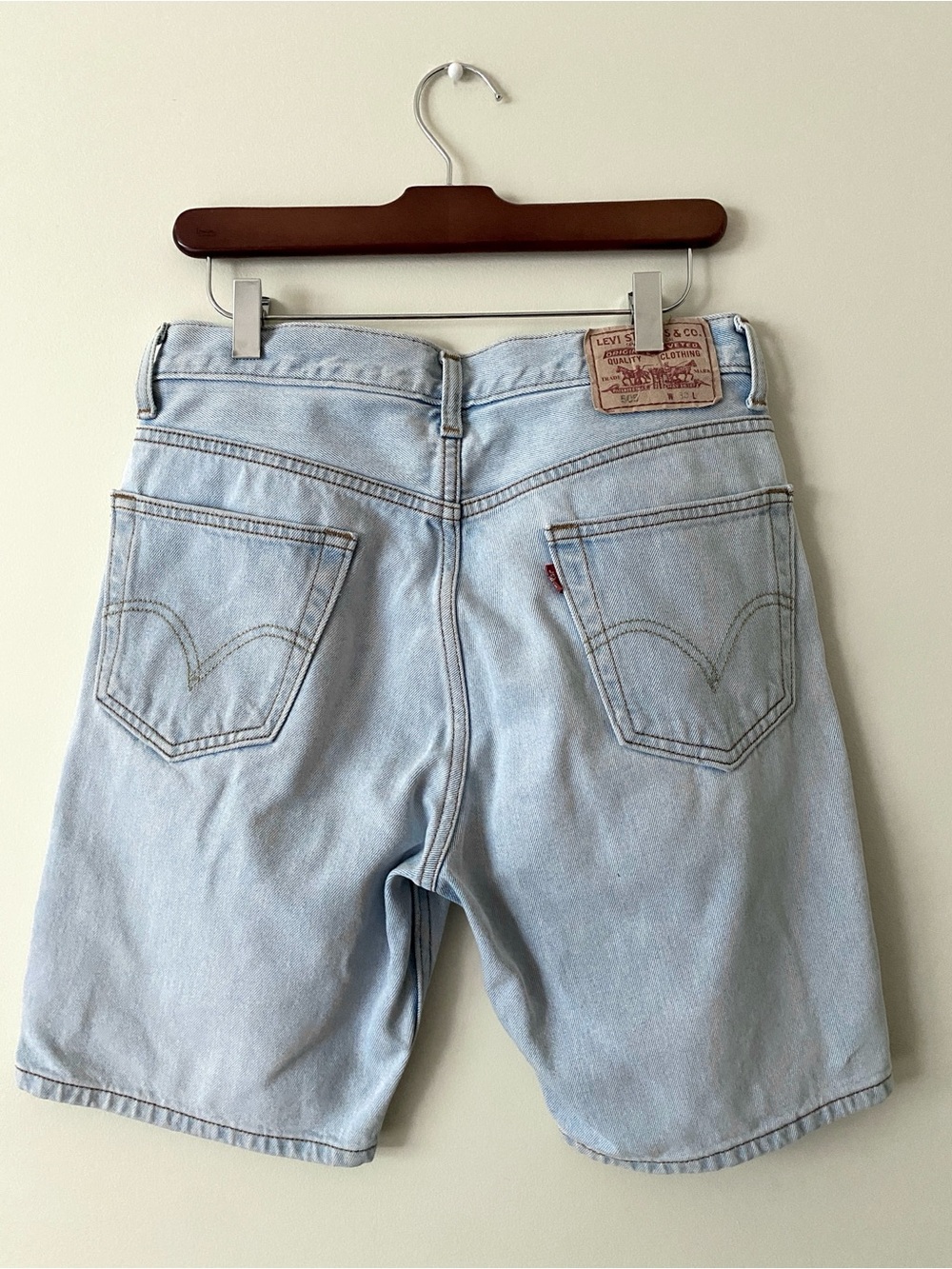 Vintage 2000’s Y2K Levi's 505 Light Wash Jeans Shorts Jorts Men’s Size 30